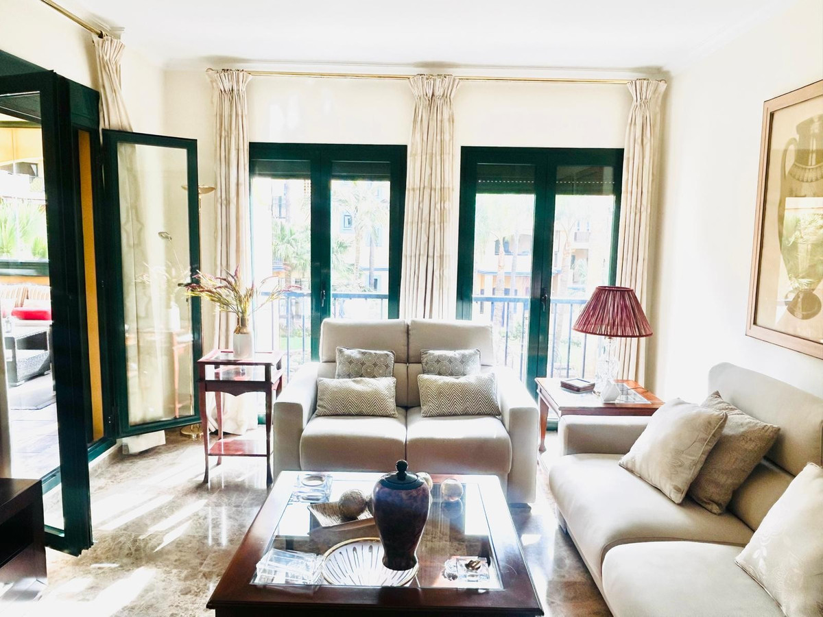 2 Bedroom Apartment for Sale in San Pedro de Alcántara — 3