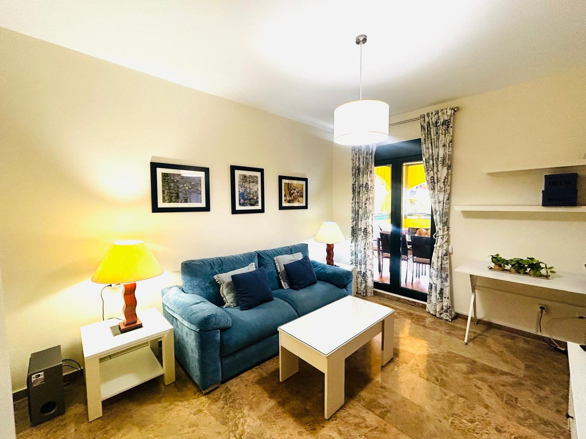 2 Bedroom Apartment for Sale in San Pedro de Alcántara — 4