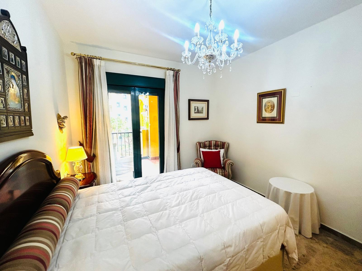 2 Bedroom Apartment for Sale in San Pedro de Alcántara — 5