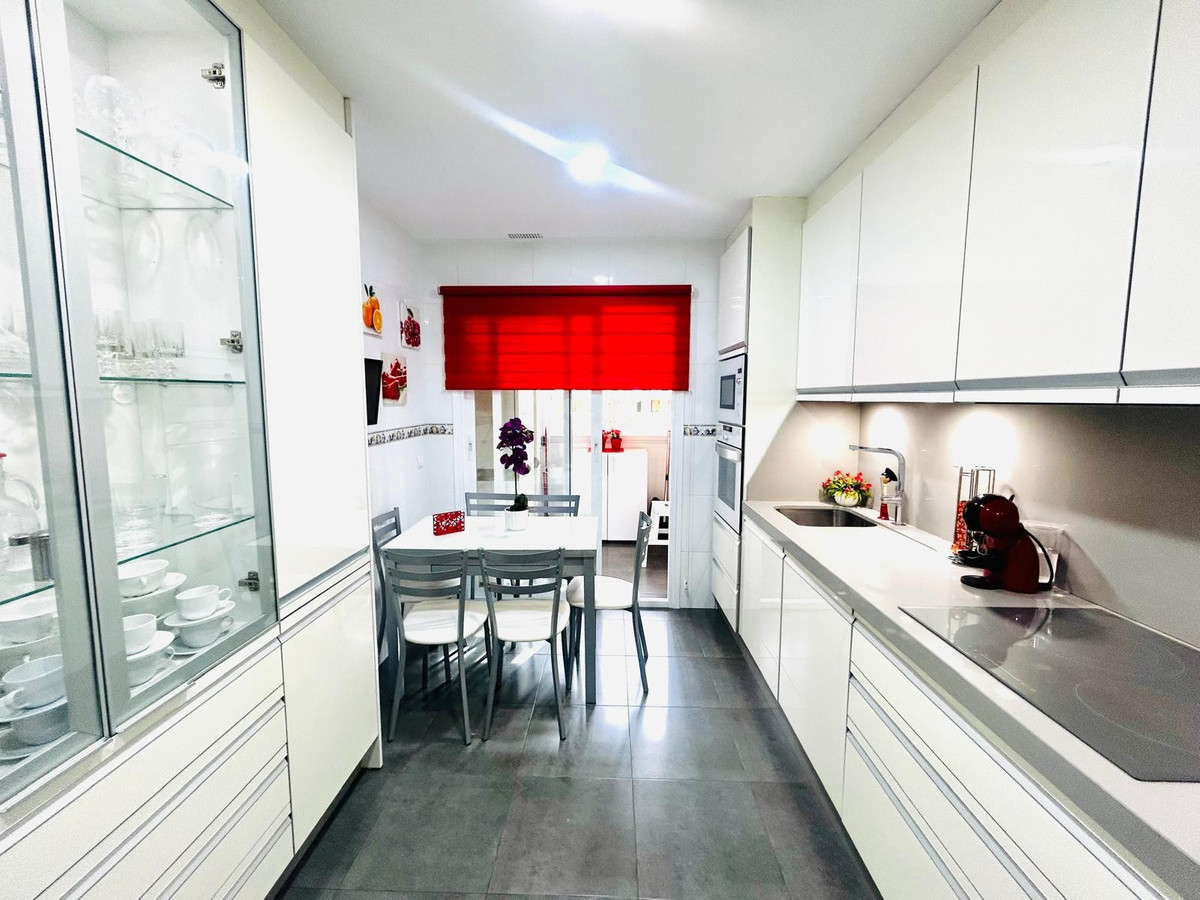 2 Bedroom Apartment for Sale in San Pedro de Alcántara — 7