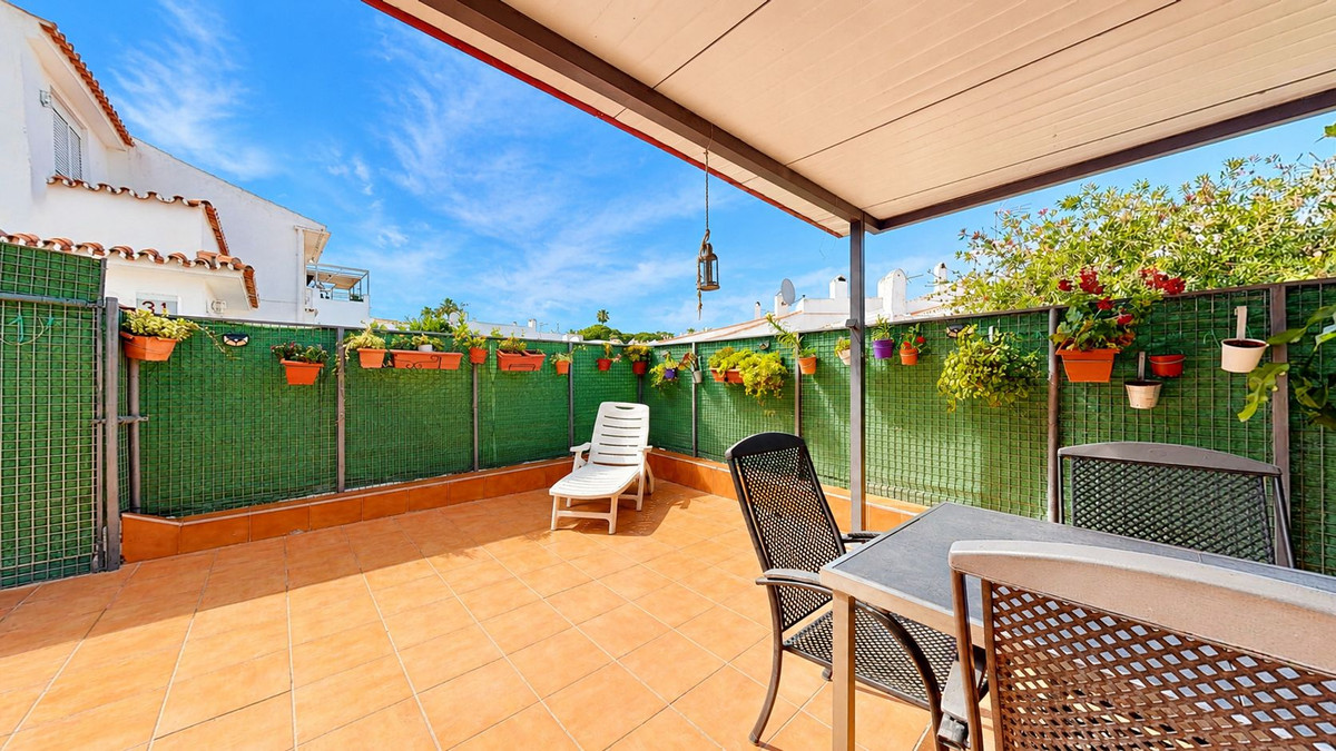 3 Bedroom Villa for Sale in Estepona — 2