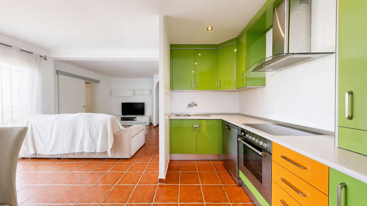 3 Bedroom Villa for Sale in Estepona — view 12