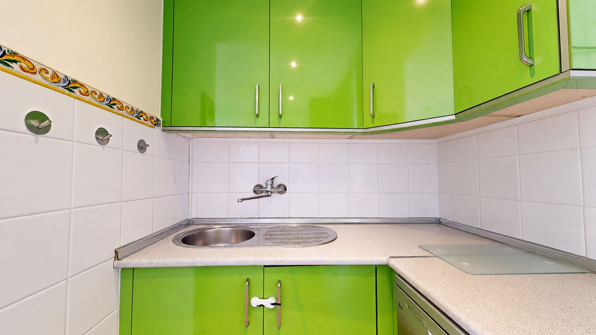 3 Bedroom Villa for Sale in Estepona — view 13