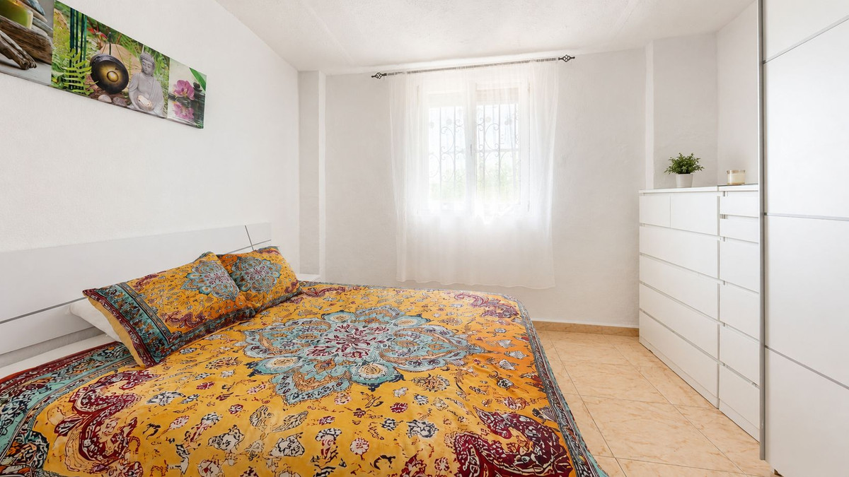 3 Bedroom Villa for Sale in Estepona — view 18
