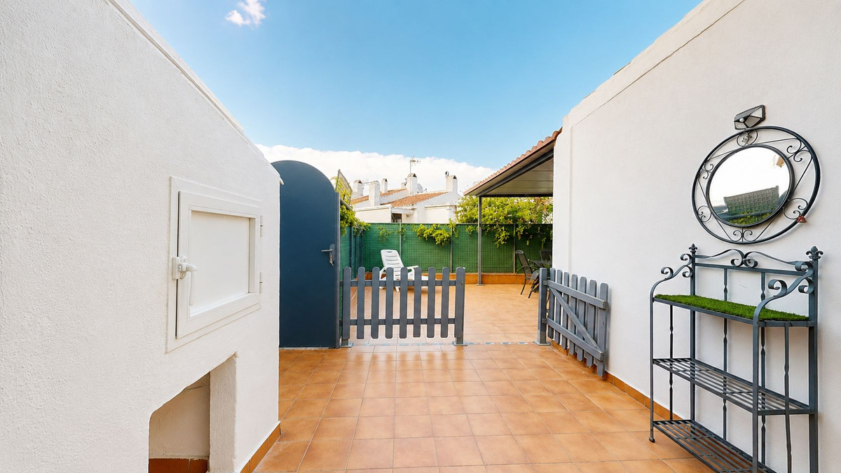 3 Bedroom Villa for Sale in Estepona — 4