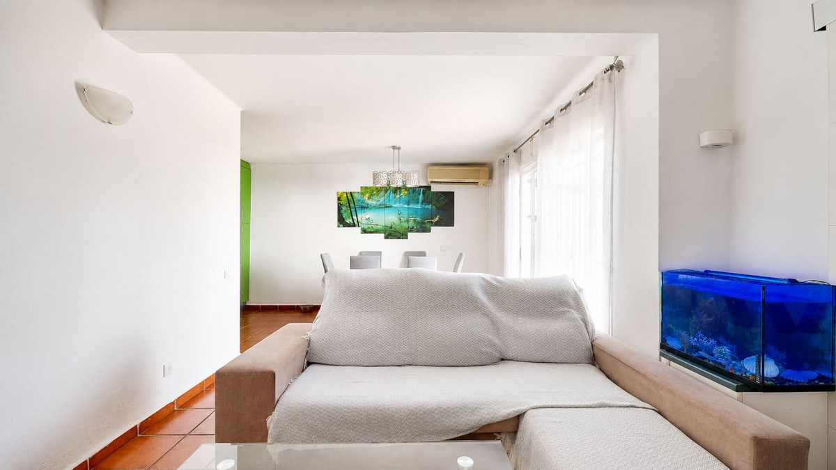 3 Bedroom Villa for Sale in Estepona — 9
