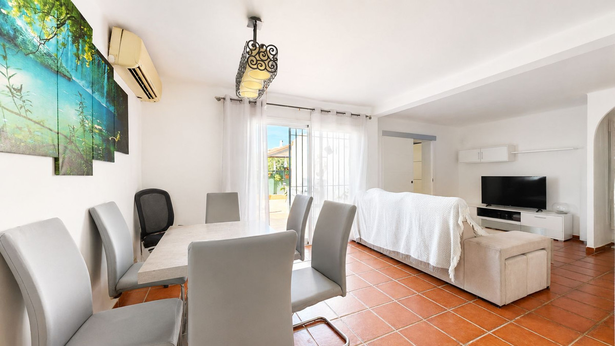 3 Bedroom Villa for Sale in Estepona — view 10