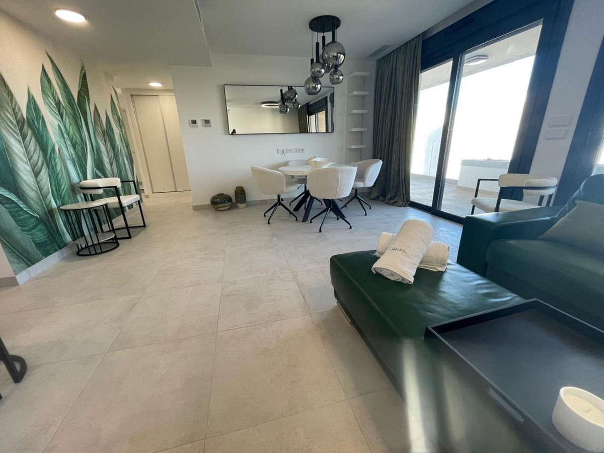 3 Bedroom Apartment for Sale in Estepona — 2