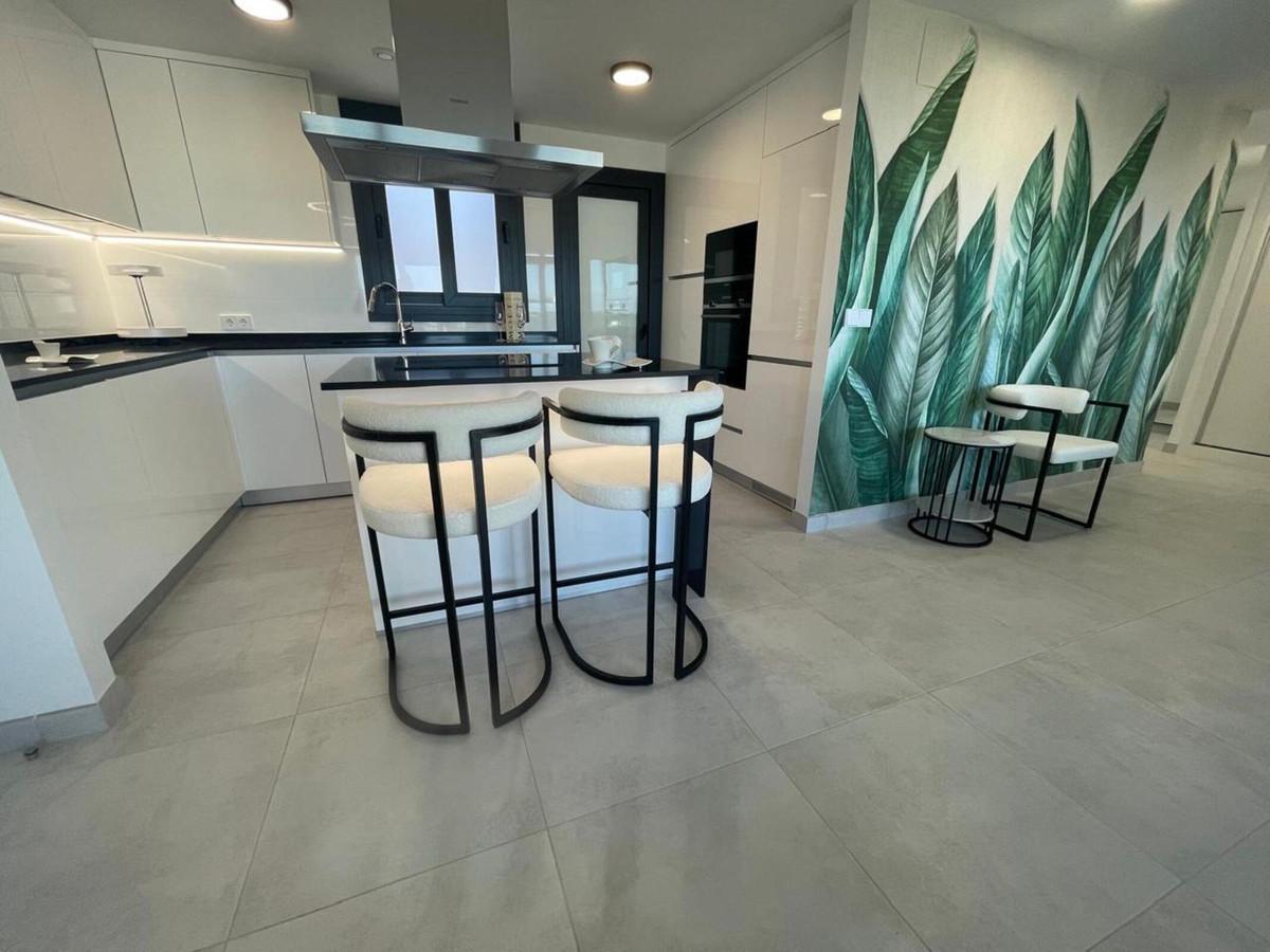 3 Bedroom Apartment for Sale in Estepona — 3