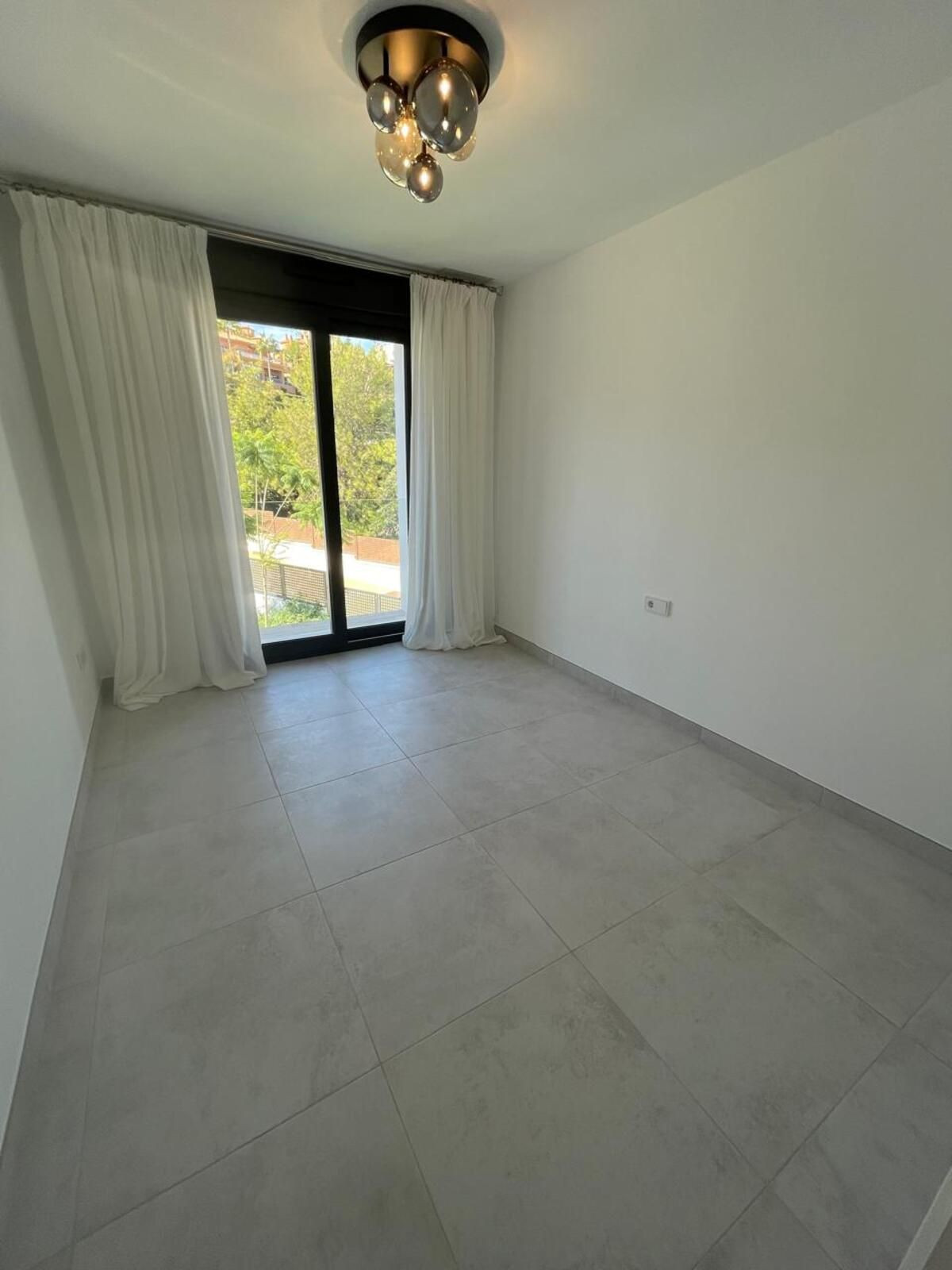 3 Bedroom Apartment for Sale in Estepona — 4