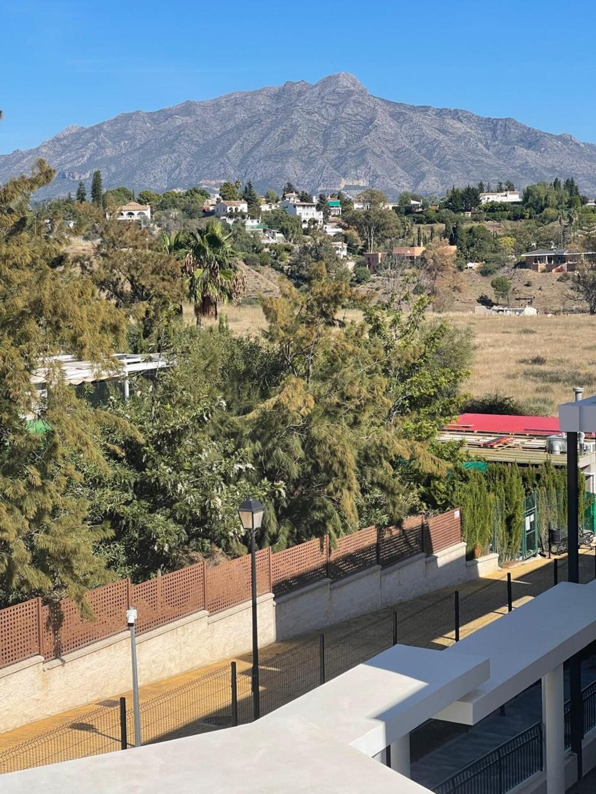 3 Bedroom Apartment for Sale in Estepona — view 10