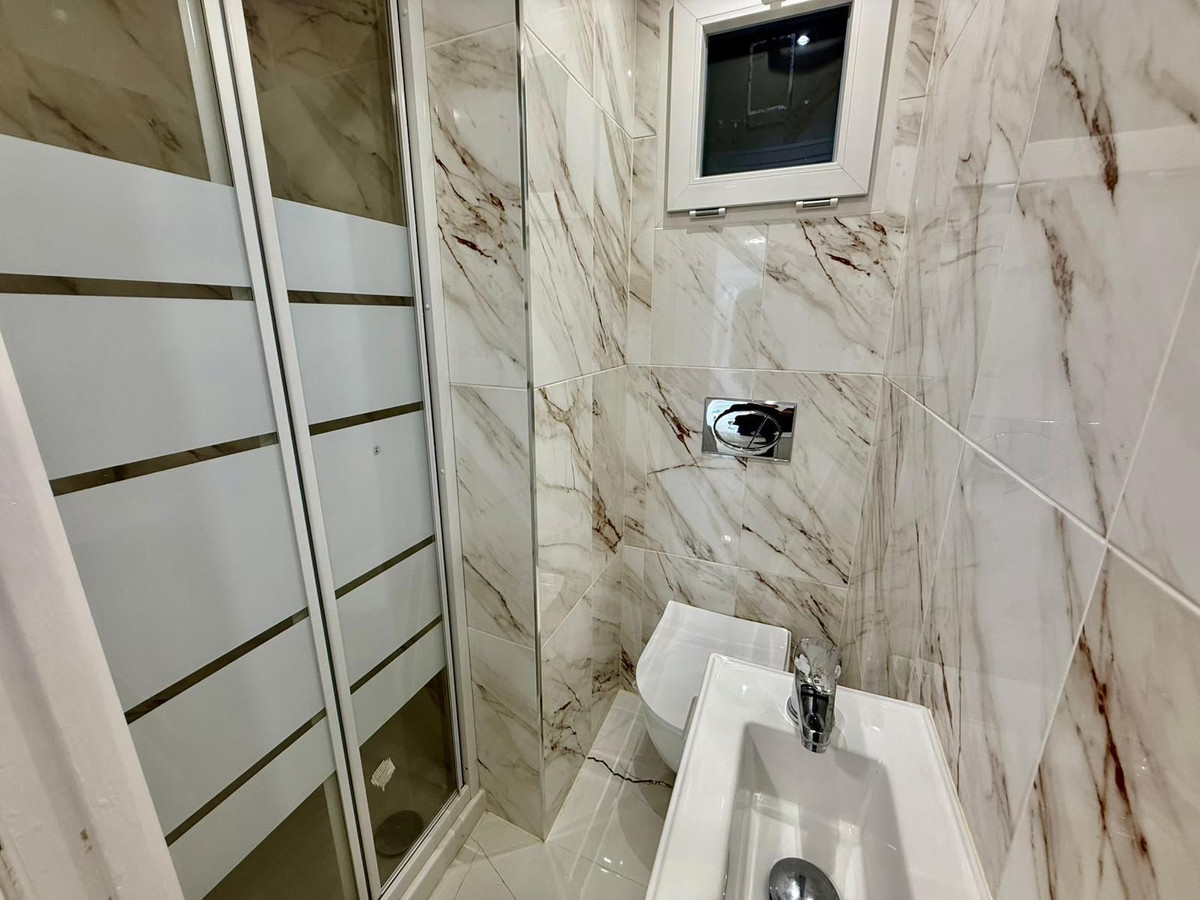 2 Bedroom Apartment for Sale in Marbella — view 12