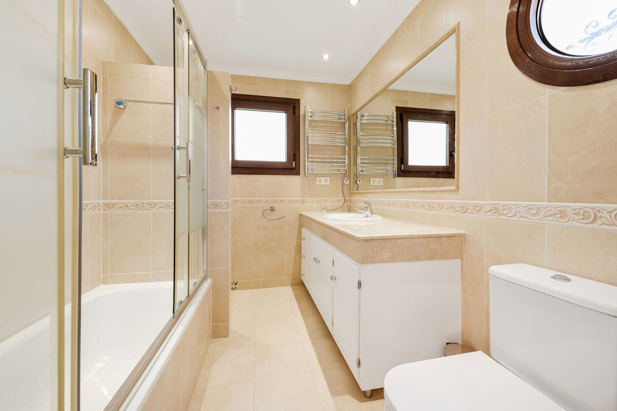 5 Bedroom Villa for Sale in Atalaya — view 11