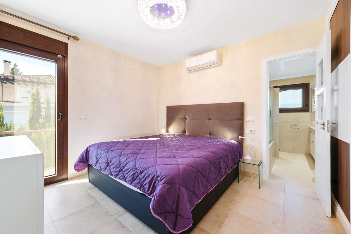 5 Bedroom Villa for Sale in Atalaya — view 12