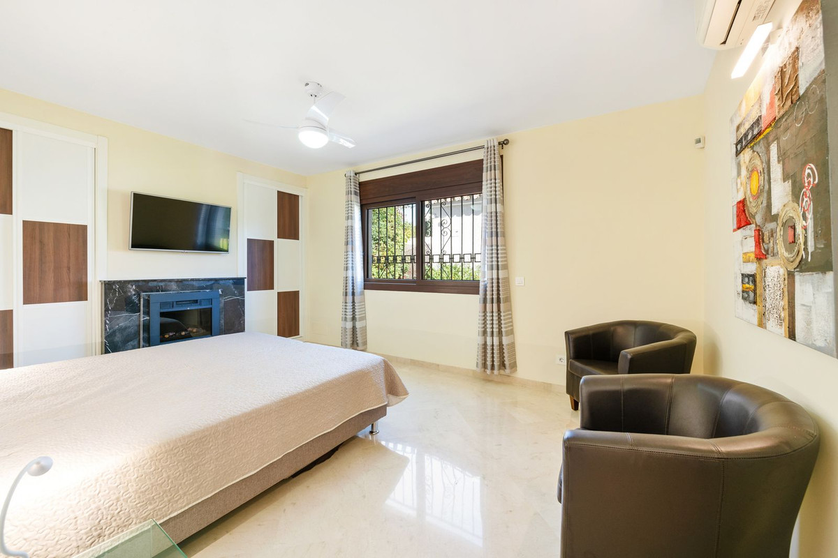 5 Bedroom Villa for Sale in Atalaya — view 13