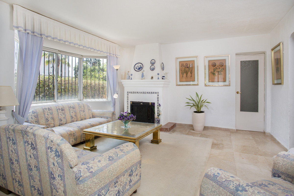4 Bedroom Villa for Sale in Guadalmina Baja — 5