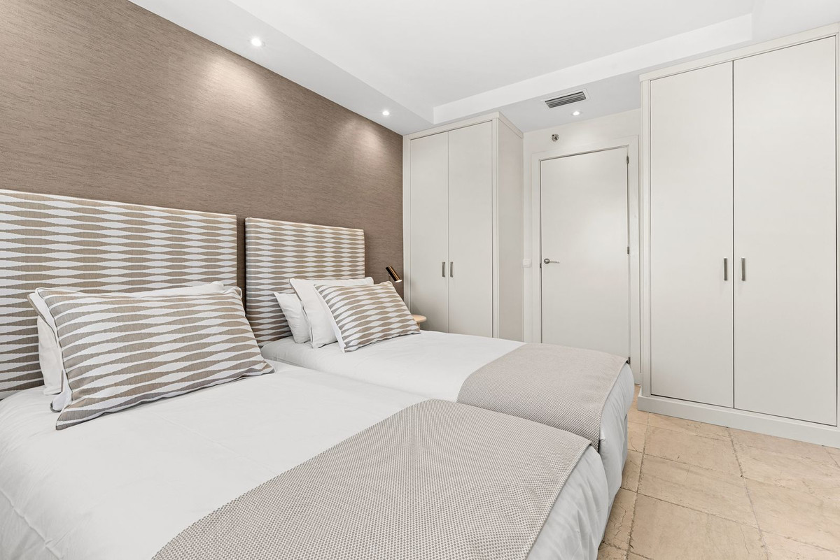 3 Bedroom Apartment for Sale in Los Flamingos — view 11