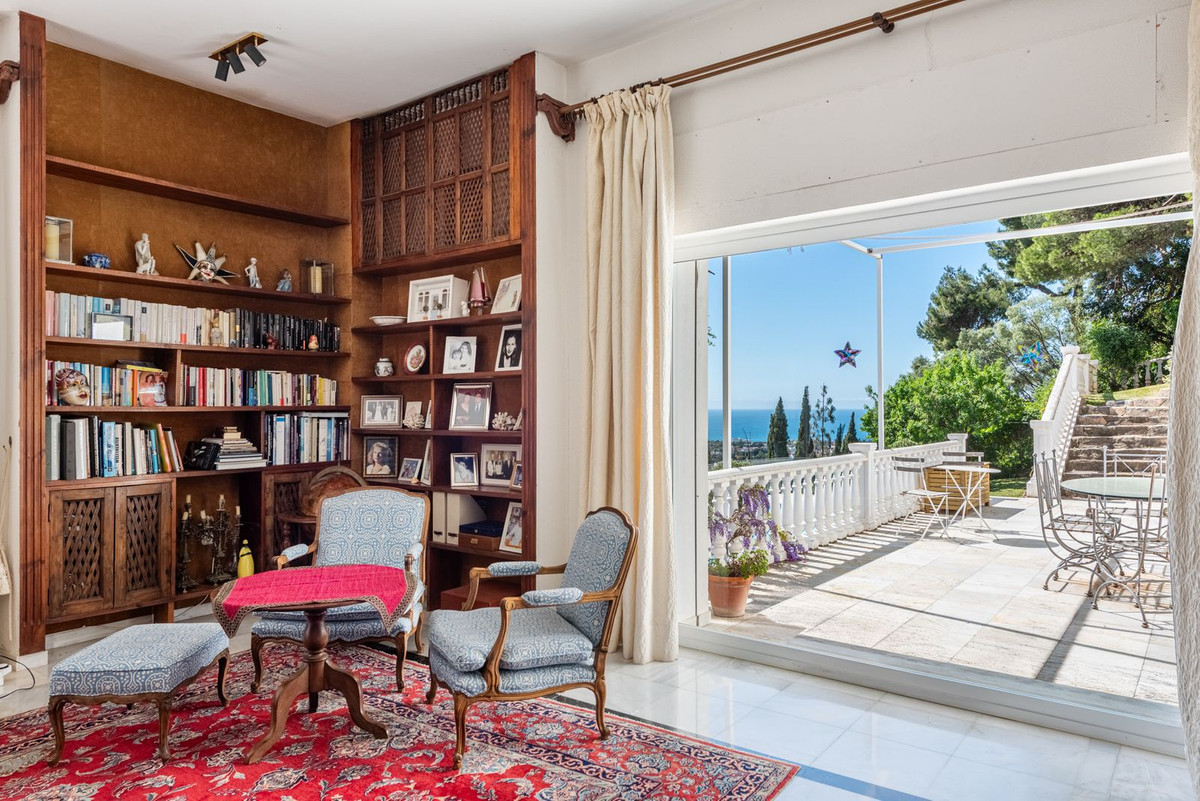 5 Dormitorios Villa en Venta en Marbella — view 2