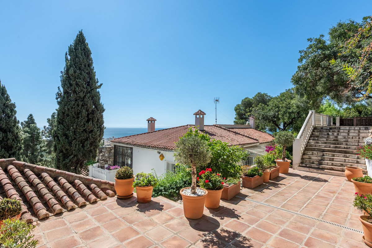 5 Dormitorios Villa en Venta en Marbella — view 15