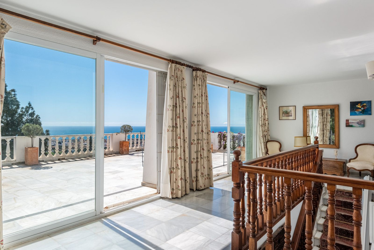 5 Dormitorios Villa en Venta en Marbella — view 3