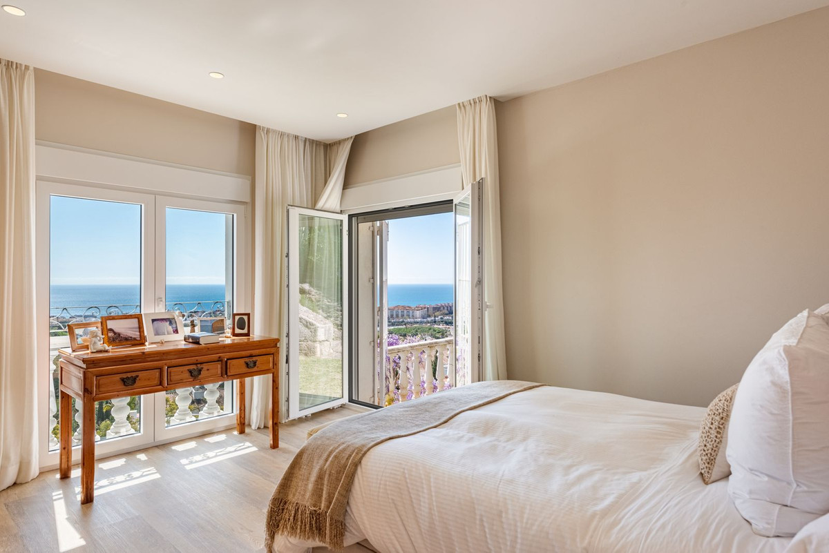 5 Dormitorios Villa en Venta en Marbella — view 8