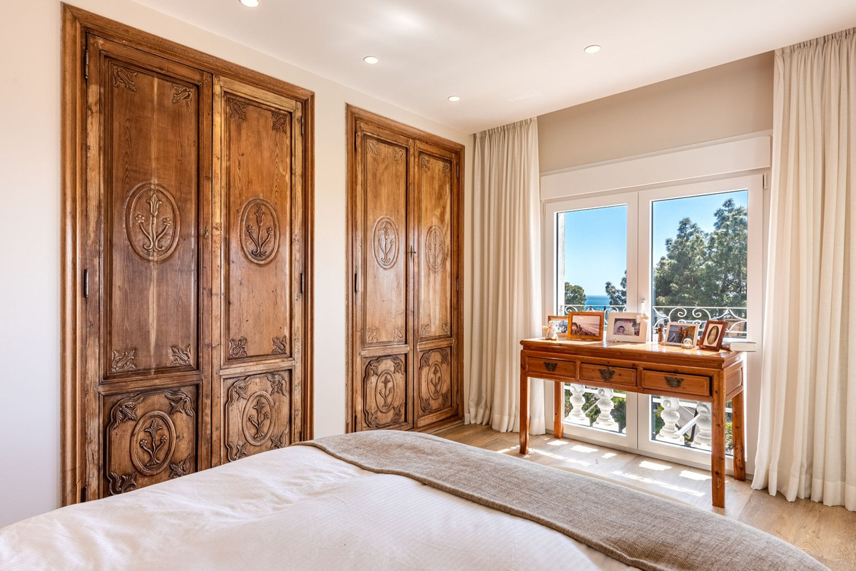 5 Dormitorios Villa en Venta en Marbella — view 9