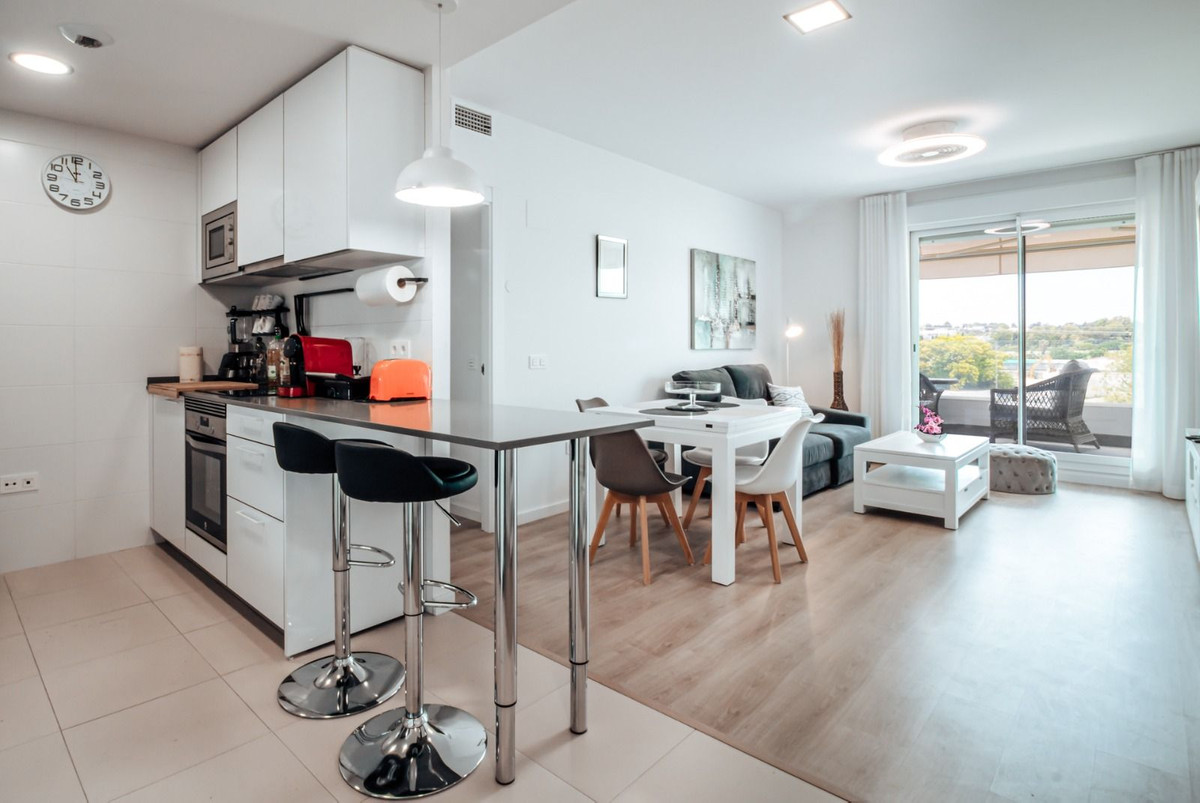 2 Bedroom Apartment for Sale in Nueva Andalucía — view 2