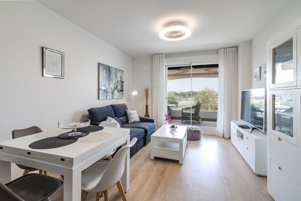 2 Bedroom Apartment for Sale in Nueva Andalucía — view 4