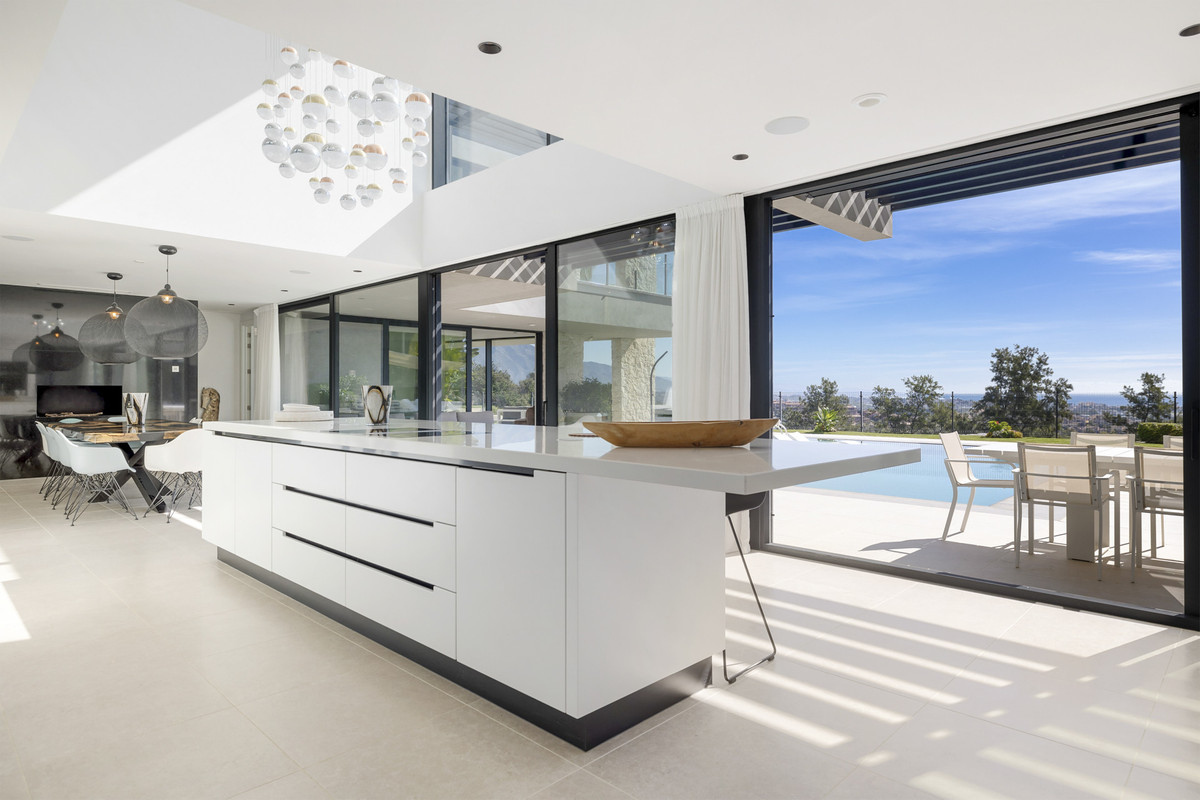 5 Bedroom Villa for Sale in Benahavís — 8