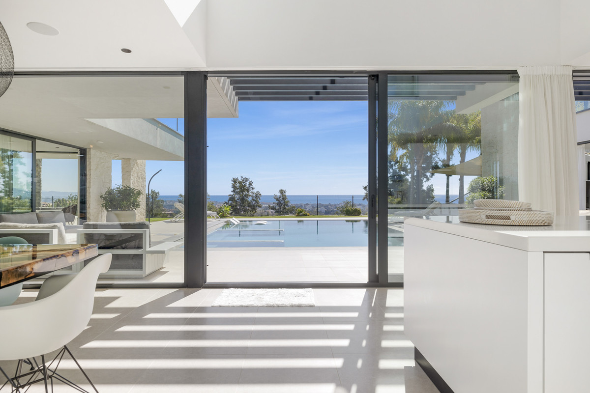 5 Bedroom Villa for Sale in Benahavís — 9