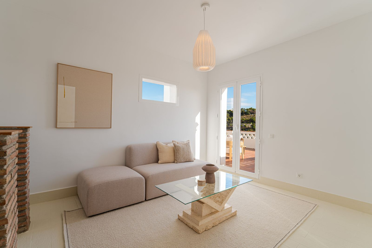 6 Bedroom Villa for Sale in El Madroñal — view 15