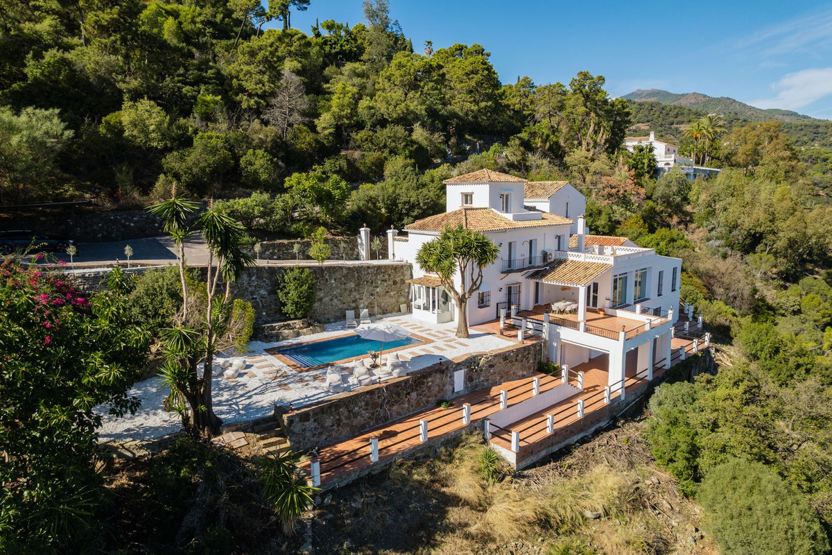 6 Bedroom Villa for Sale in El Madroñal — view 17