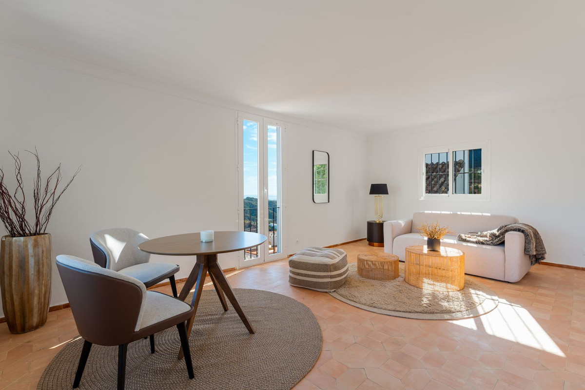 6 Bedroom Villa for Sale in El Madroñal — view 19