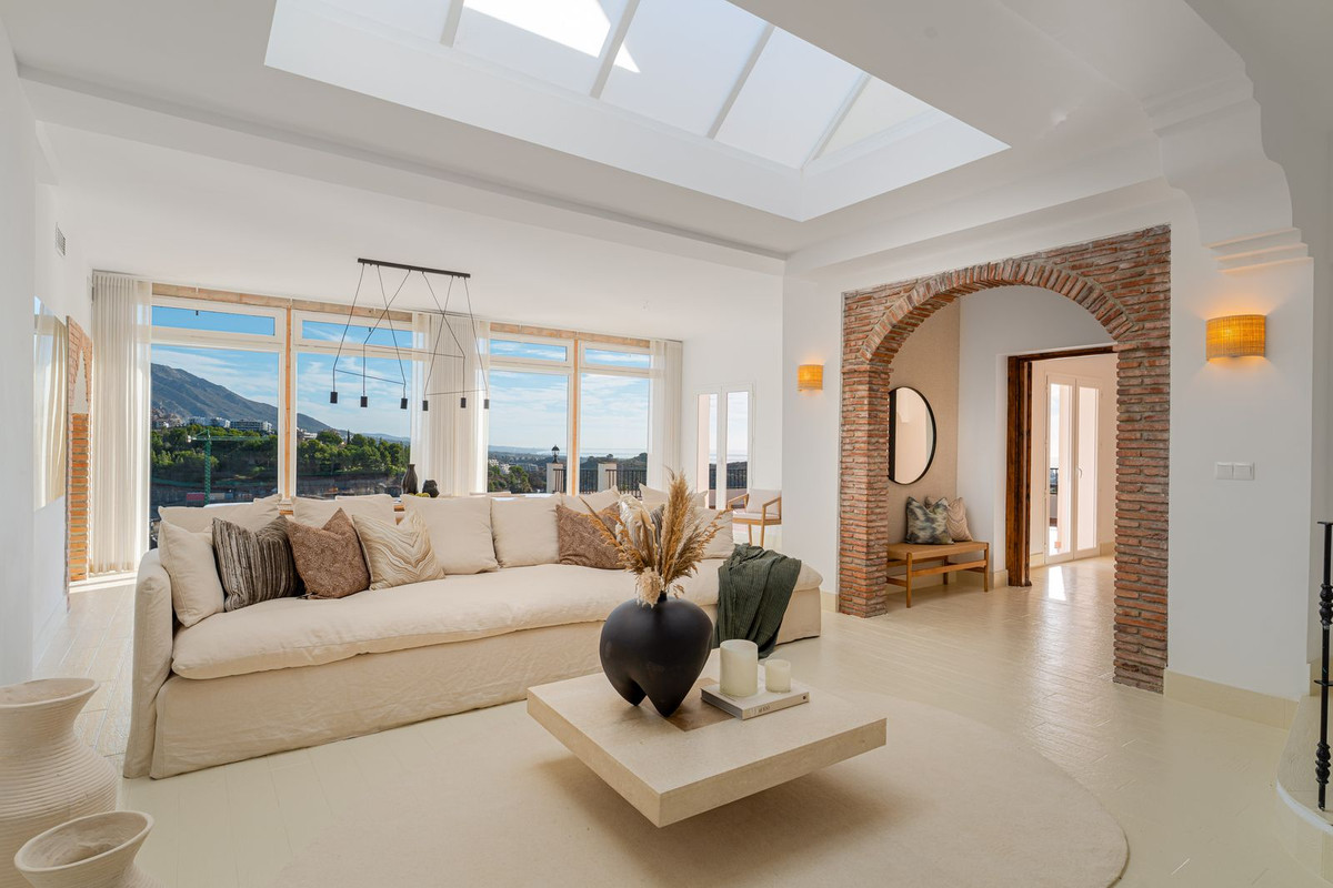 6 Bedroom Villa for Sale in El Madroñal — view 6