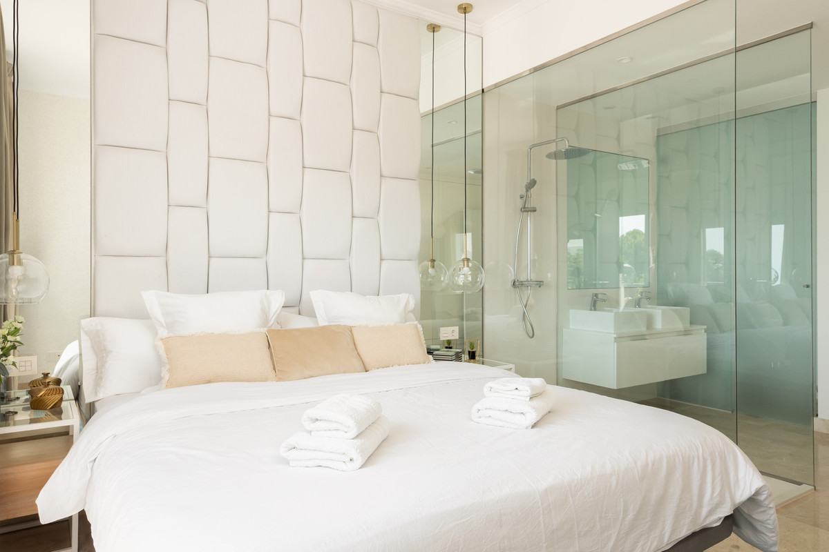 2 Bedroom Apartment for Sale in Benahavís — view 13