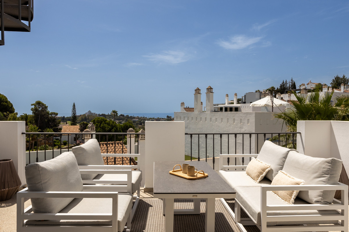 2 Bedroom Apartment for Sale in Benahavís — view 16