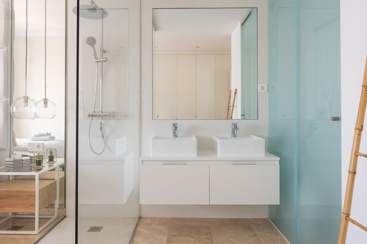 2 Bedroom Apartment for Sale in Benahavís — view 10
