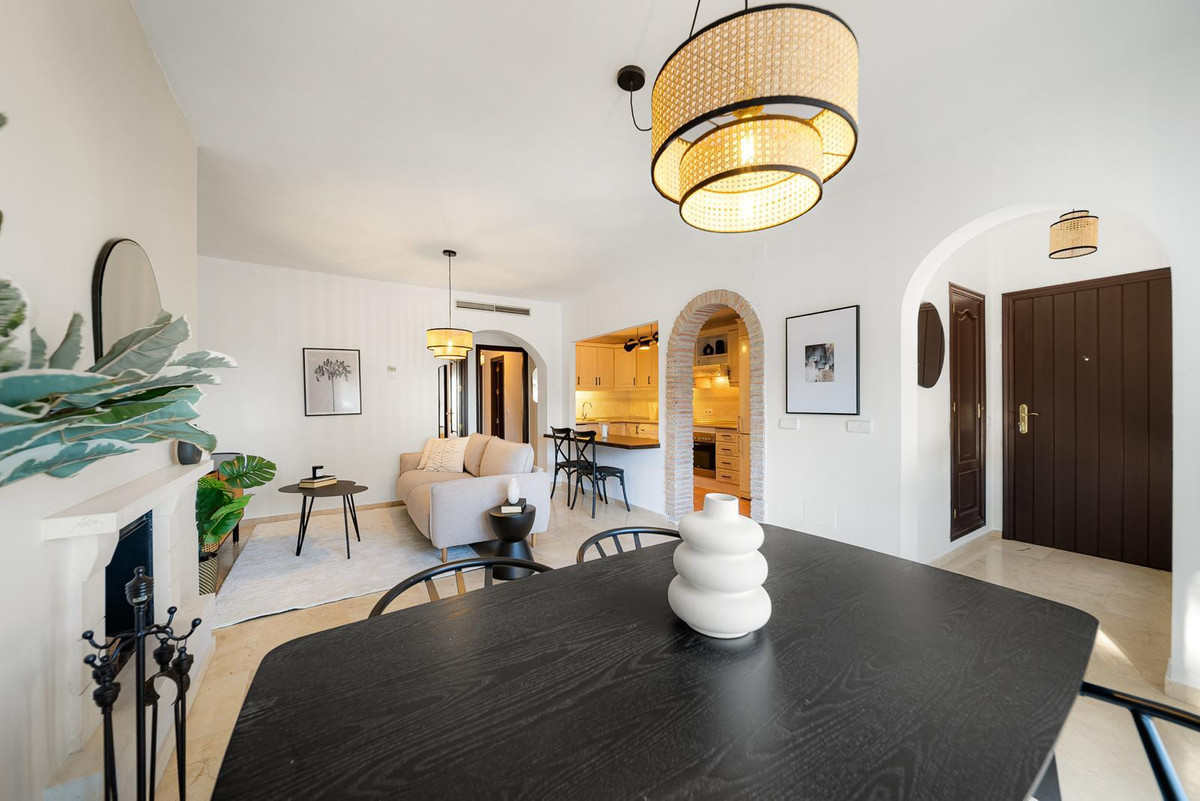 2 Bedroom Apartment for Sale in Nueva Andalucía — 3