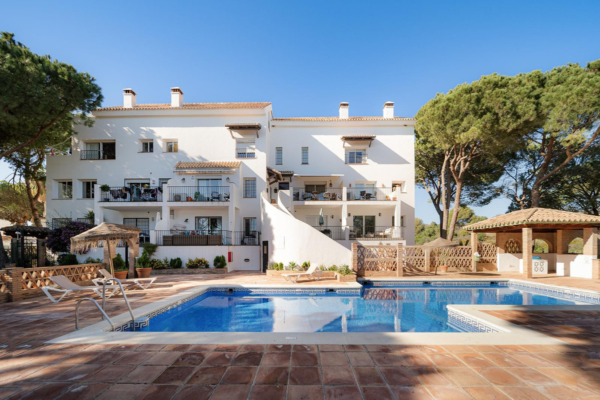 2 Bedroom Apartment for Sale in Nueva Andalucía — 6
