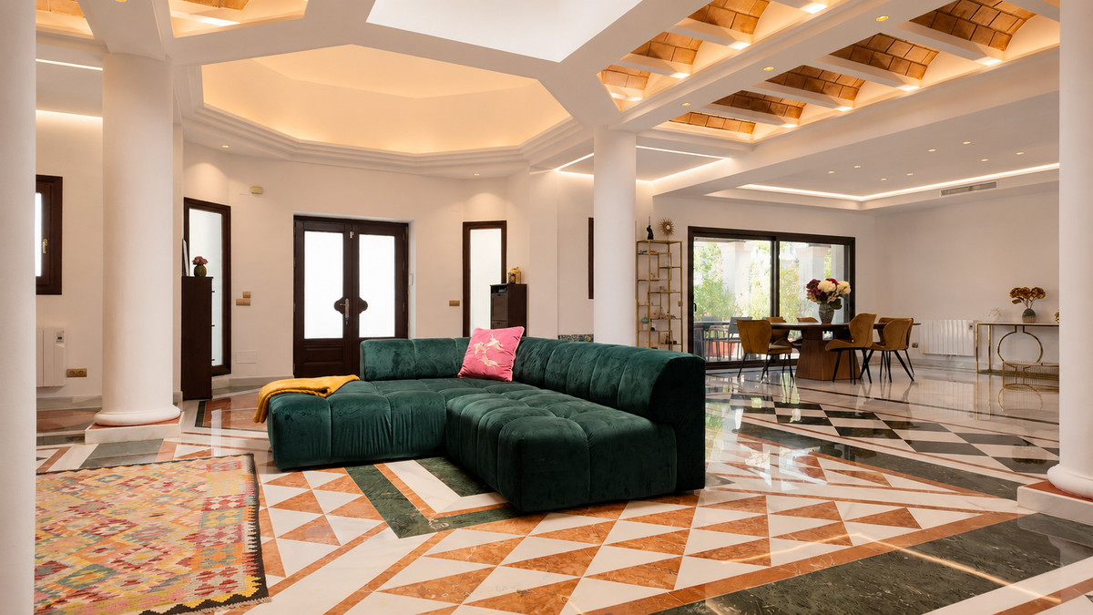 3 Bedroom Villa for Sale in The Golden Mile