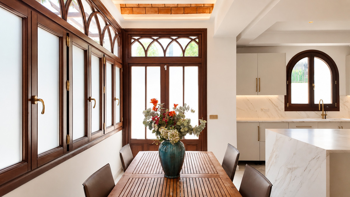 3 Bedroom Villa for Sale in The Golden Mile — view 15