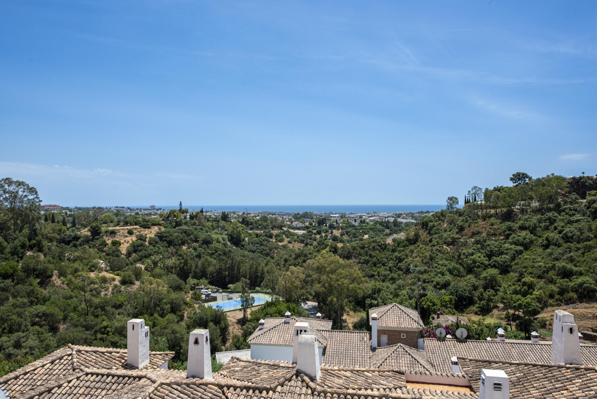 2 Bedroom Apartment for Sale in Los Almendros — view 12