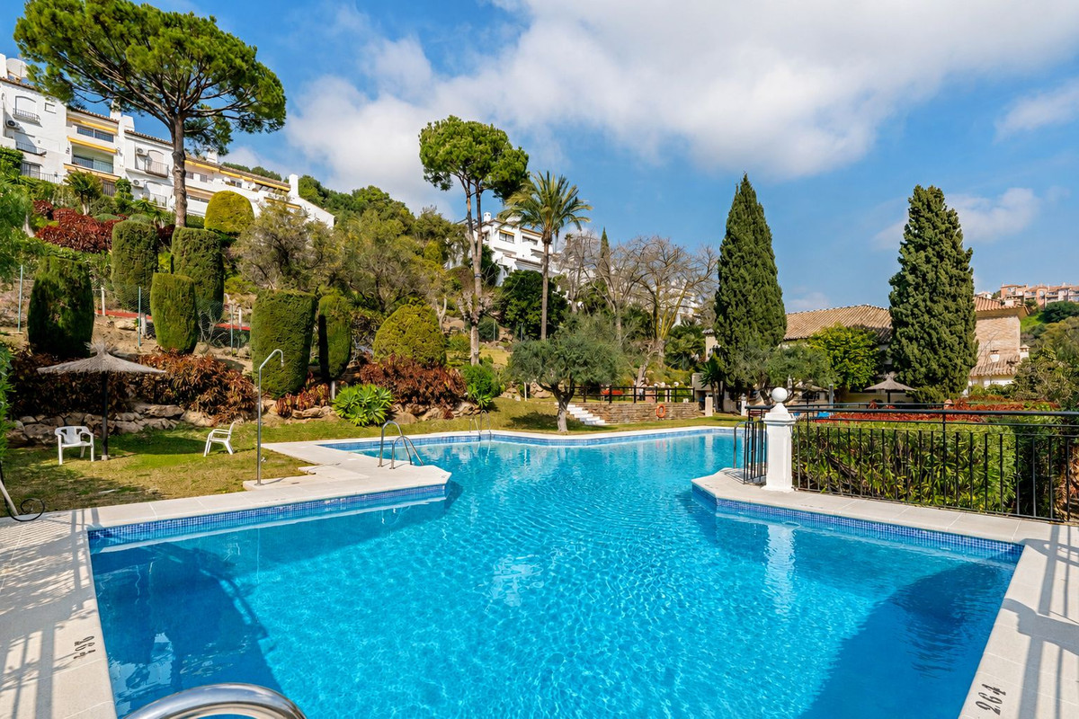2 Bedroom Apartment for Sale in Los Almendros — 5