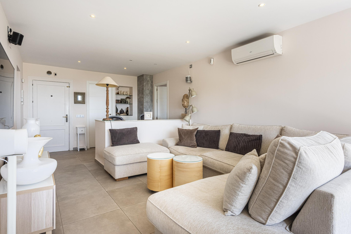 2 Bedroom Apartment for Sale in Los Almendros — 9