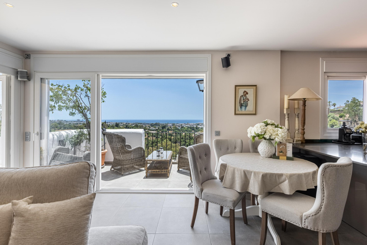 2 Bedroom Apartment for Sale in Los Almendros — view 10
