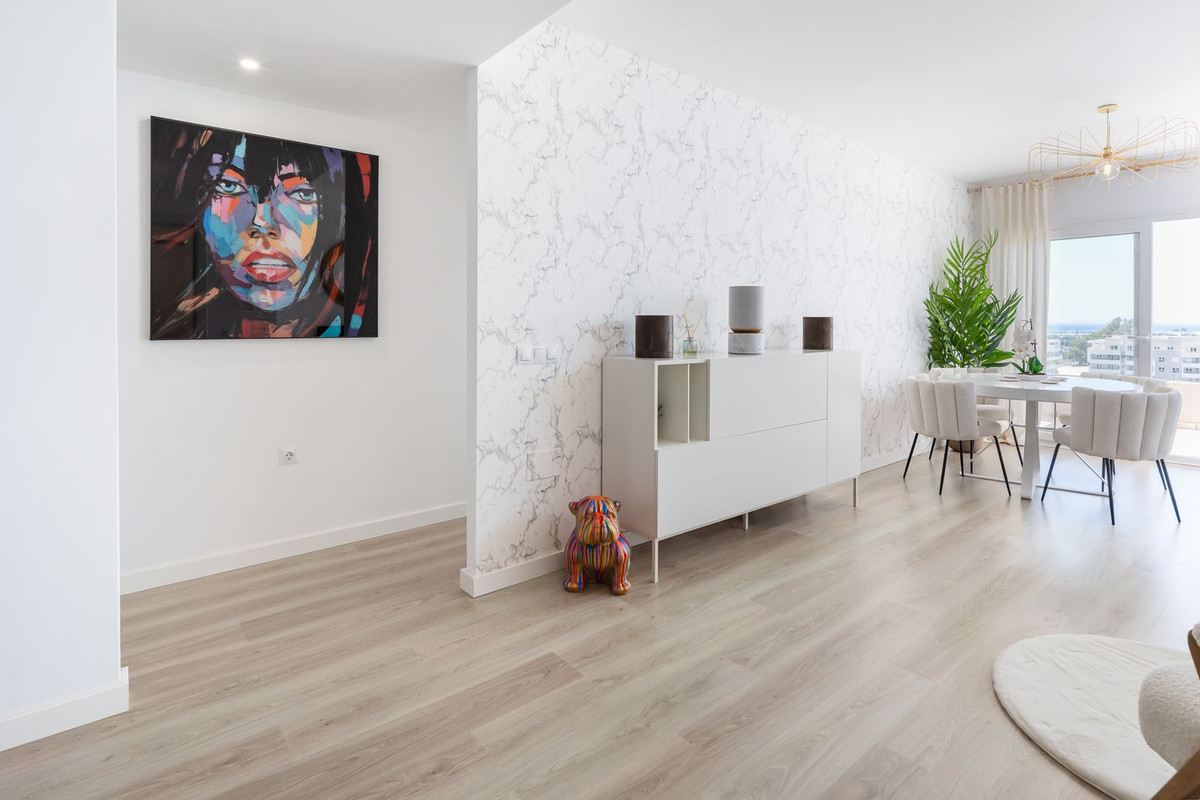 4 Bedroom Apartment for Sale in Nueva Andalucía — 2