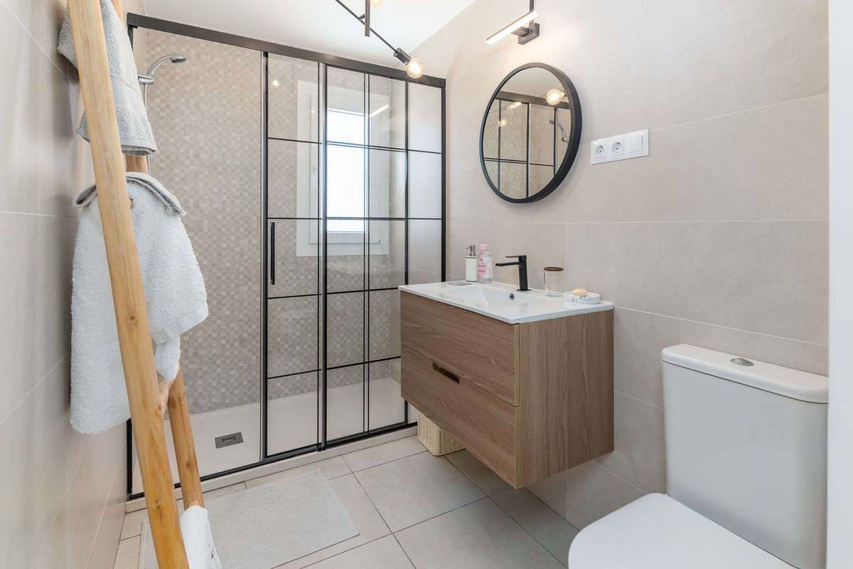 4 Bedroom Apartment for Sale in Nueva Andalucía — view 16