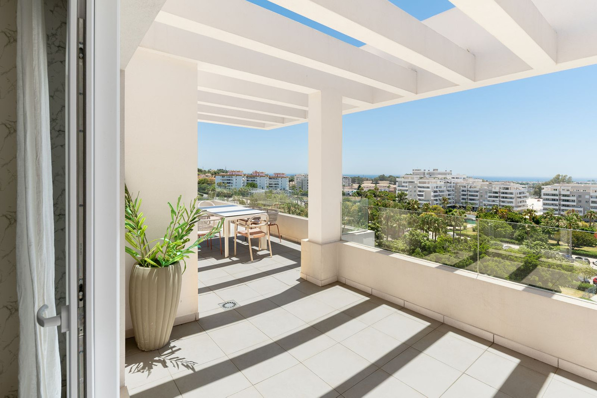 4 Bedroom Apartment for Sale in Nueva Andalucía — 3
