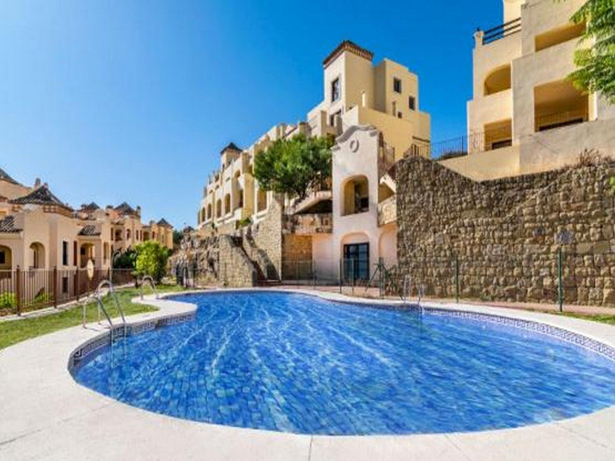 3 Bedroom Villa for Sale in Estepona — 2