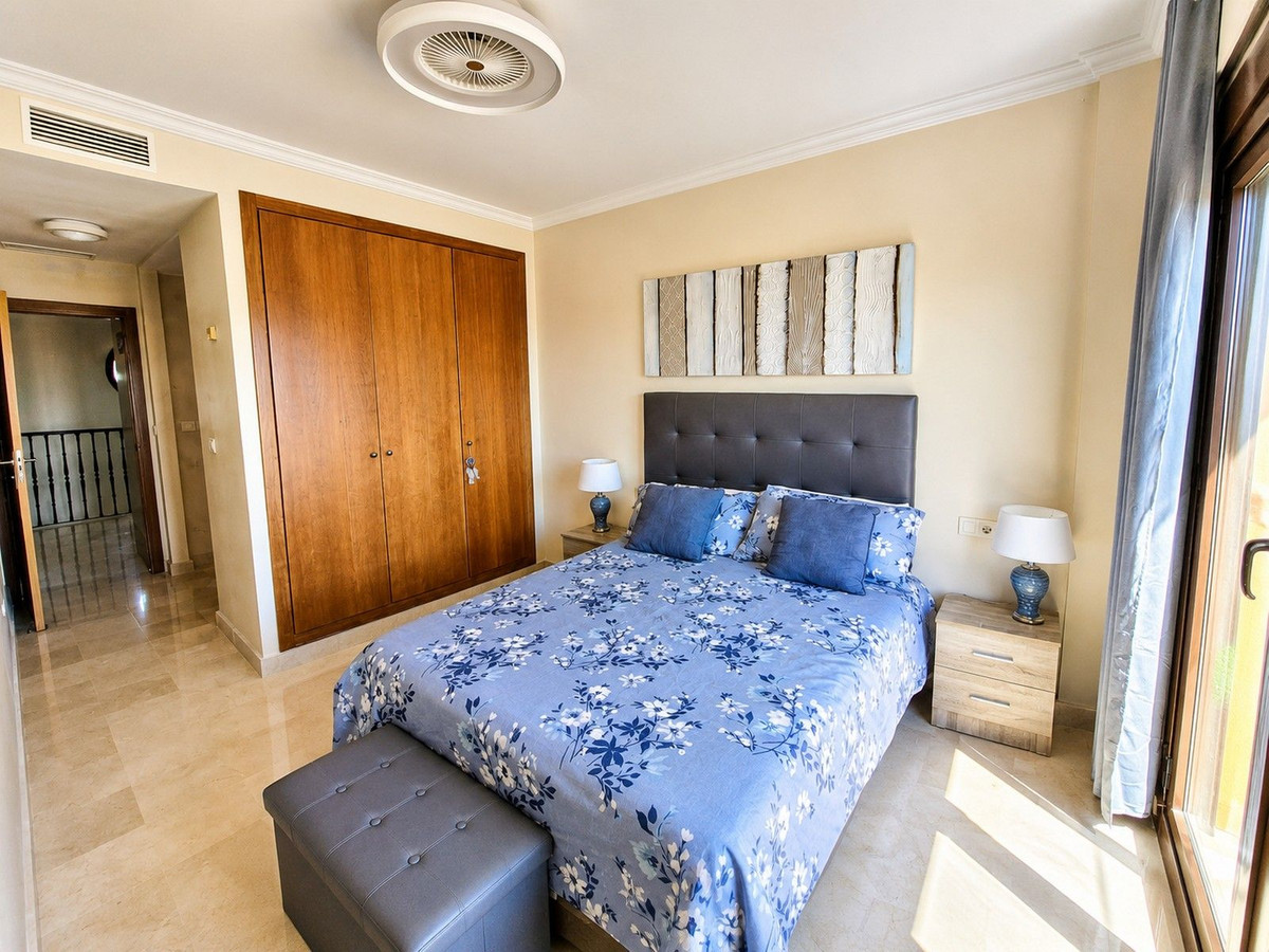3 Bedroom Villa for Sale in Estepona — 9